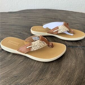 Sperry Women's Tan and Cream Thong Sandals Size 6.5M
